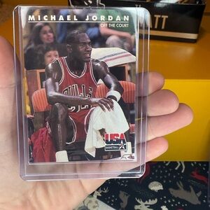 SkyBox 1992 Michael Jordan “Off the court” USA basketball card #41 Bulls
